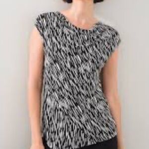 Chicos the travelers top size 2 (12/14 US)